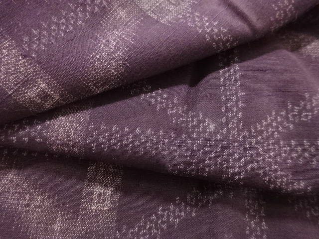  幾何学模様織出し手織り紬着物